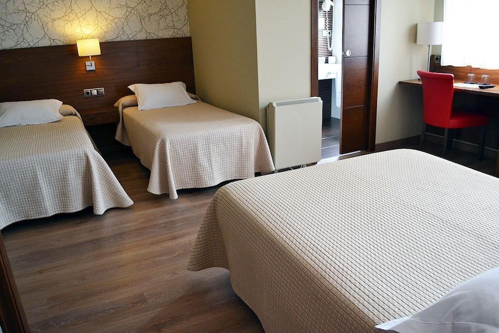 Hotel Piramide Portonovo Kültér fotó