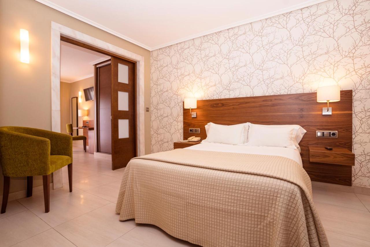 Hotel Piramide Portonovo Kültér fotó
