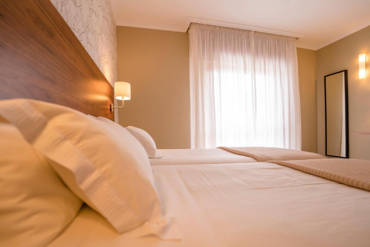 Hotel Piramide Portonovo Kültér fotó
