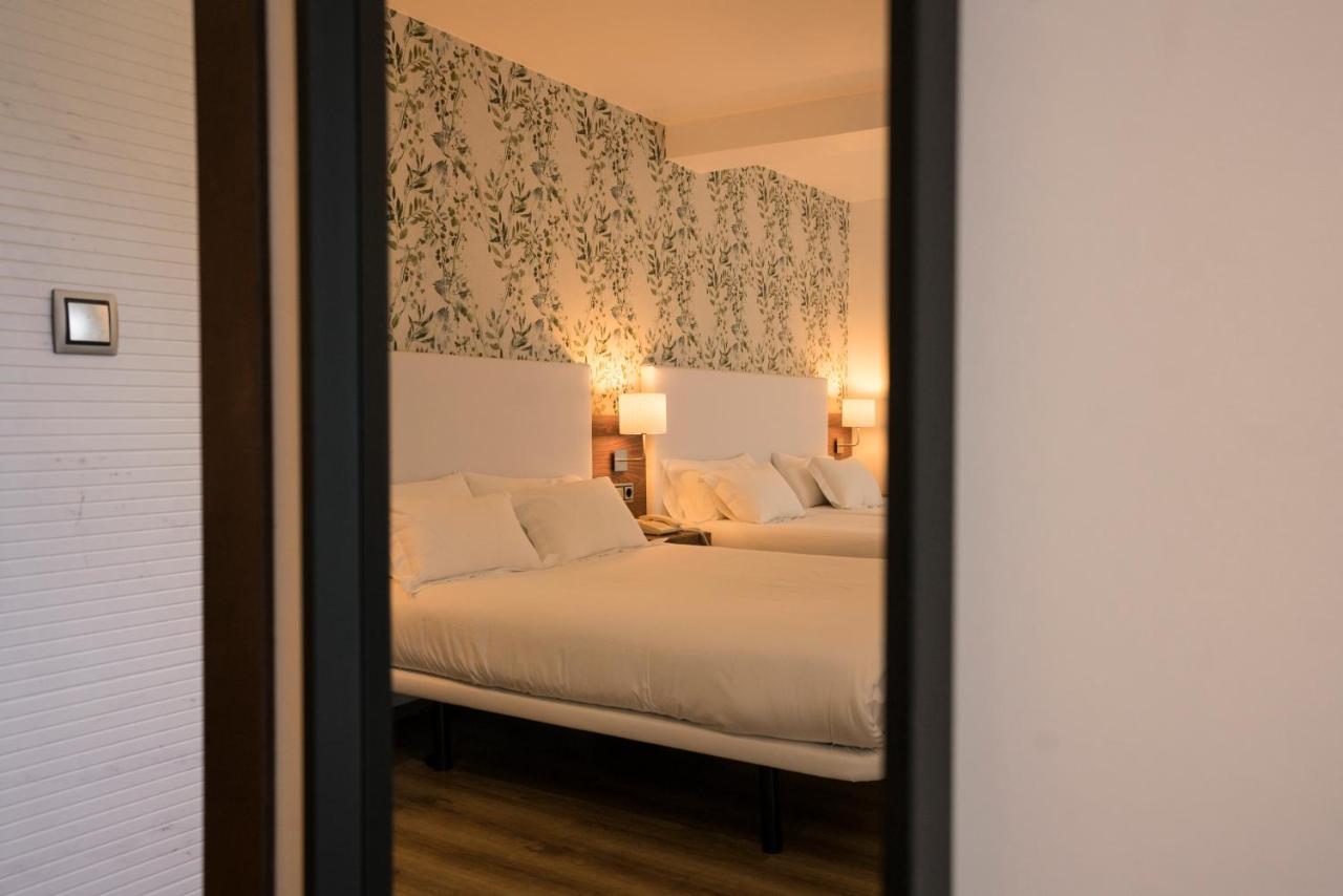 Hotel Piramide Portonovo Kültér fotó