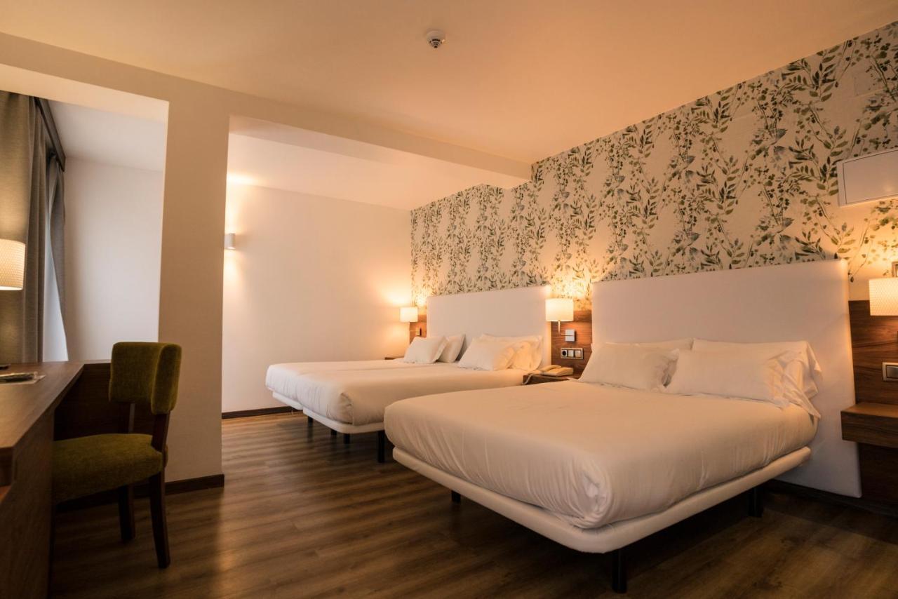 Hotel Piramide Portonovo Kültér fotó
