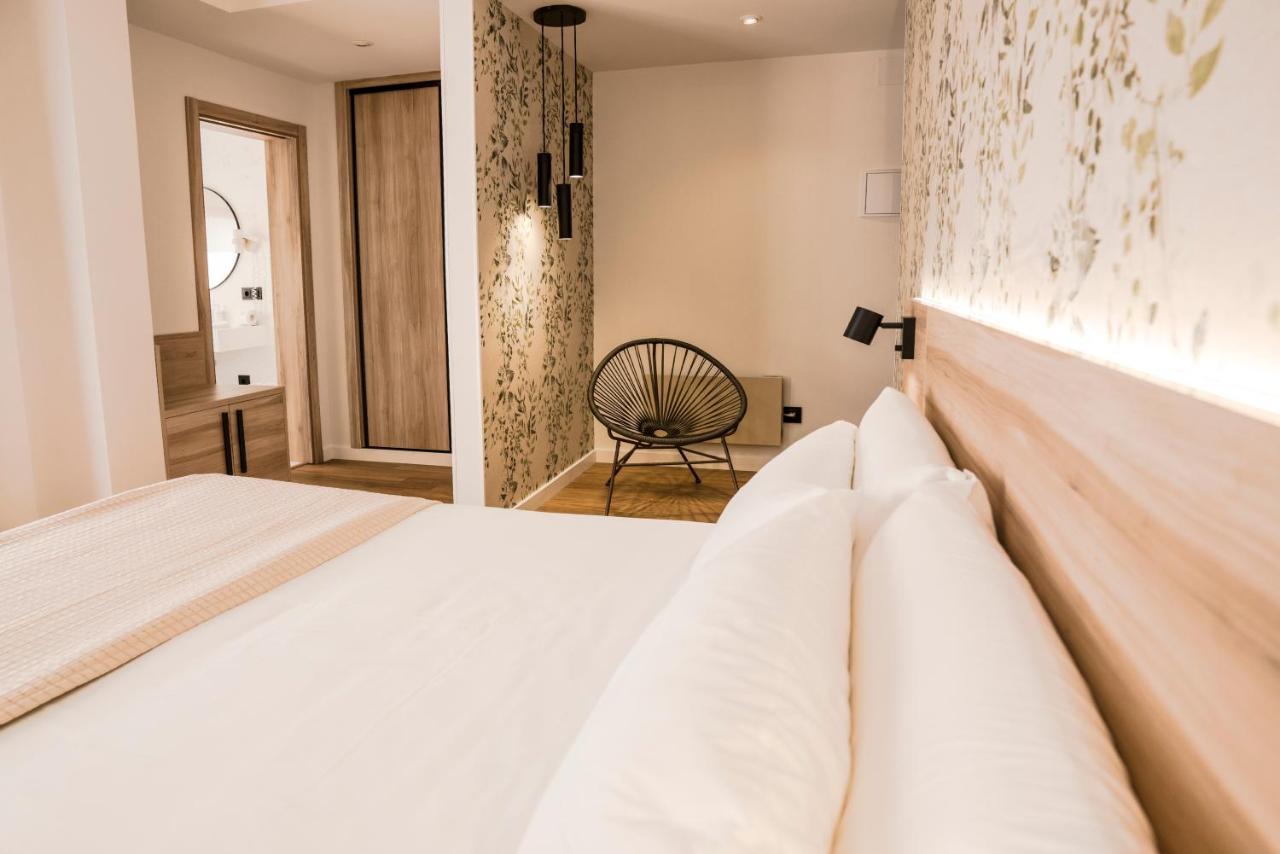 Hotel Piramide Portonovo Kültér fotó